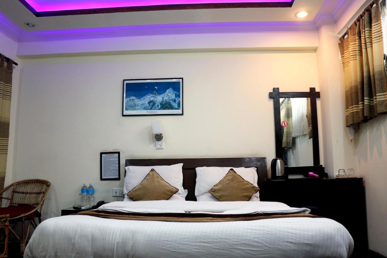 Alpine Hotel & Apartment Kathmandu Ngoại thất bức ảnh