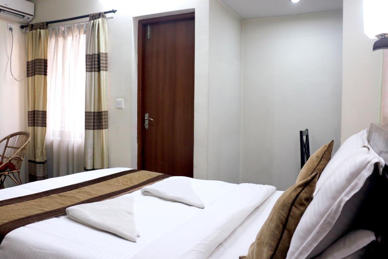 Alpine Hotel & Apartment Kathmandu Ngoại thất bức ảnh